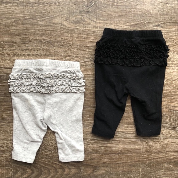 0-3M Gymboree T-shirt & Old Navy Leggings - Picture 3 of 6